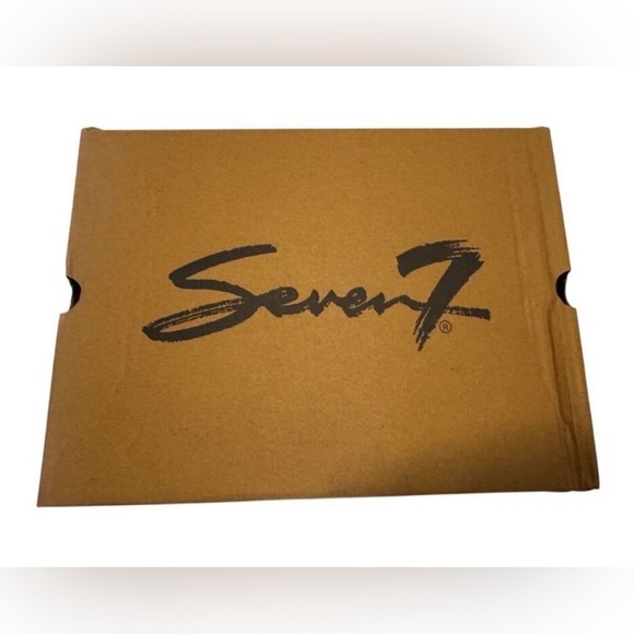 Seven7 Women's Black Ankle Bootie
Round Toe Faux Suede Zip Women’s Size 9 - Picture 8 of 8